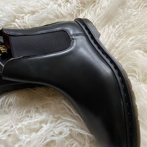 Dr marten Chelsea boot NWOB